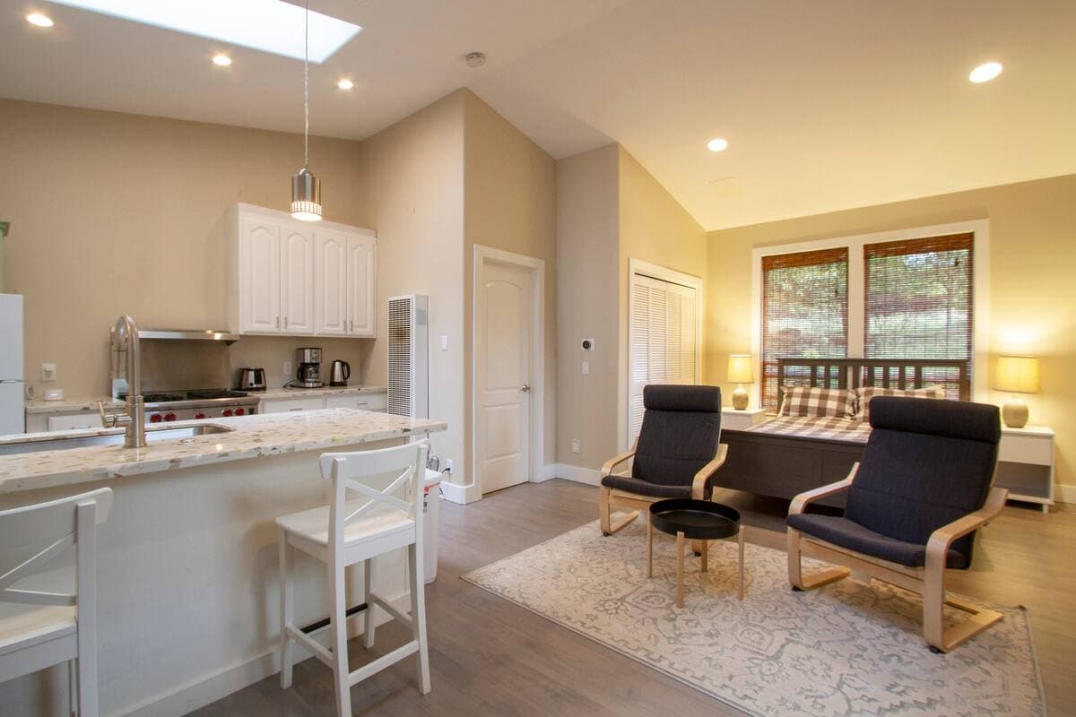 Private studio kitchen and sitting room